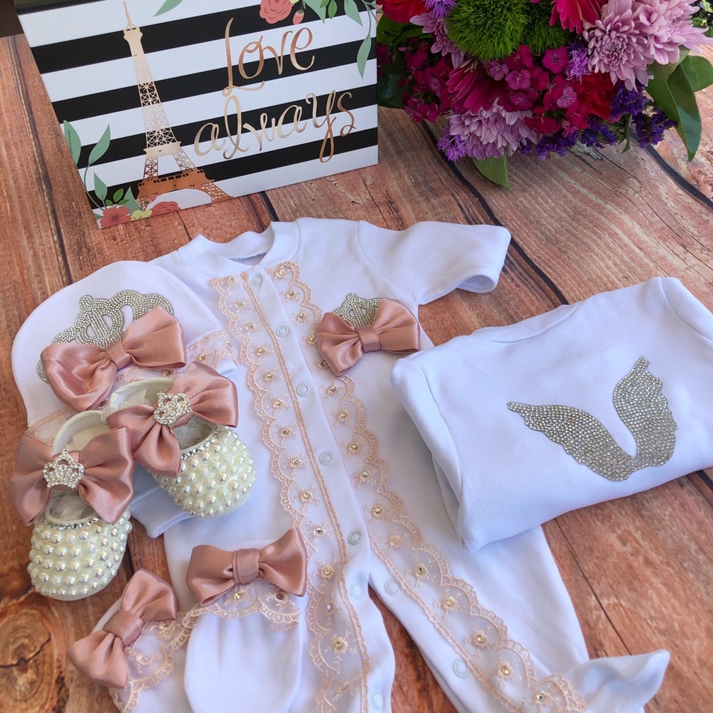 Baby take me home outfit